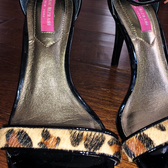 NWOT. Isaac Mizrahi animal print heels - Picture 5 of 6